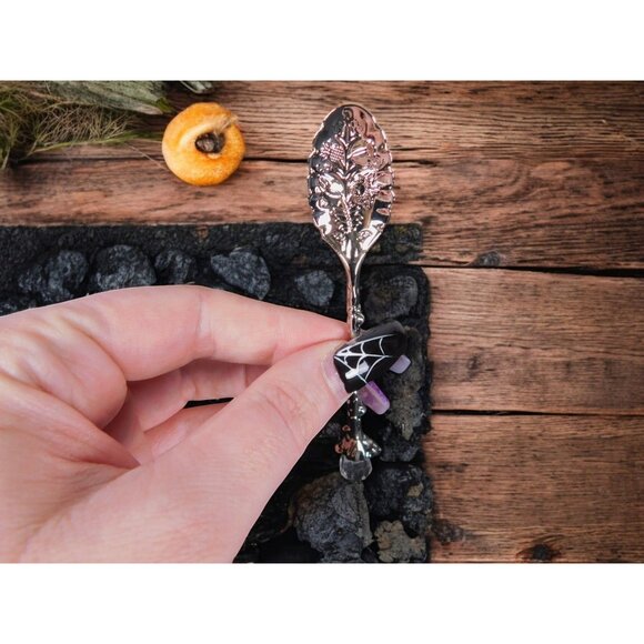Carved Leaf Spoon with Crystal Accent, Apothecary Witchcraft Decor, 4.33" - Picture 6 of 7